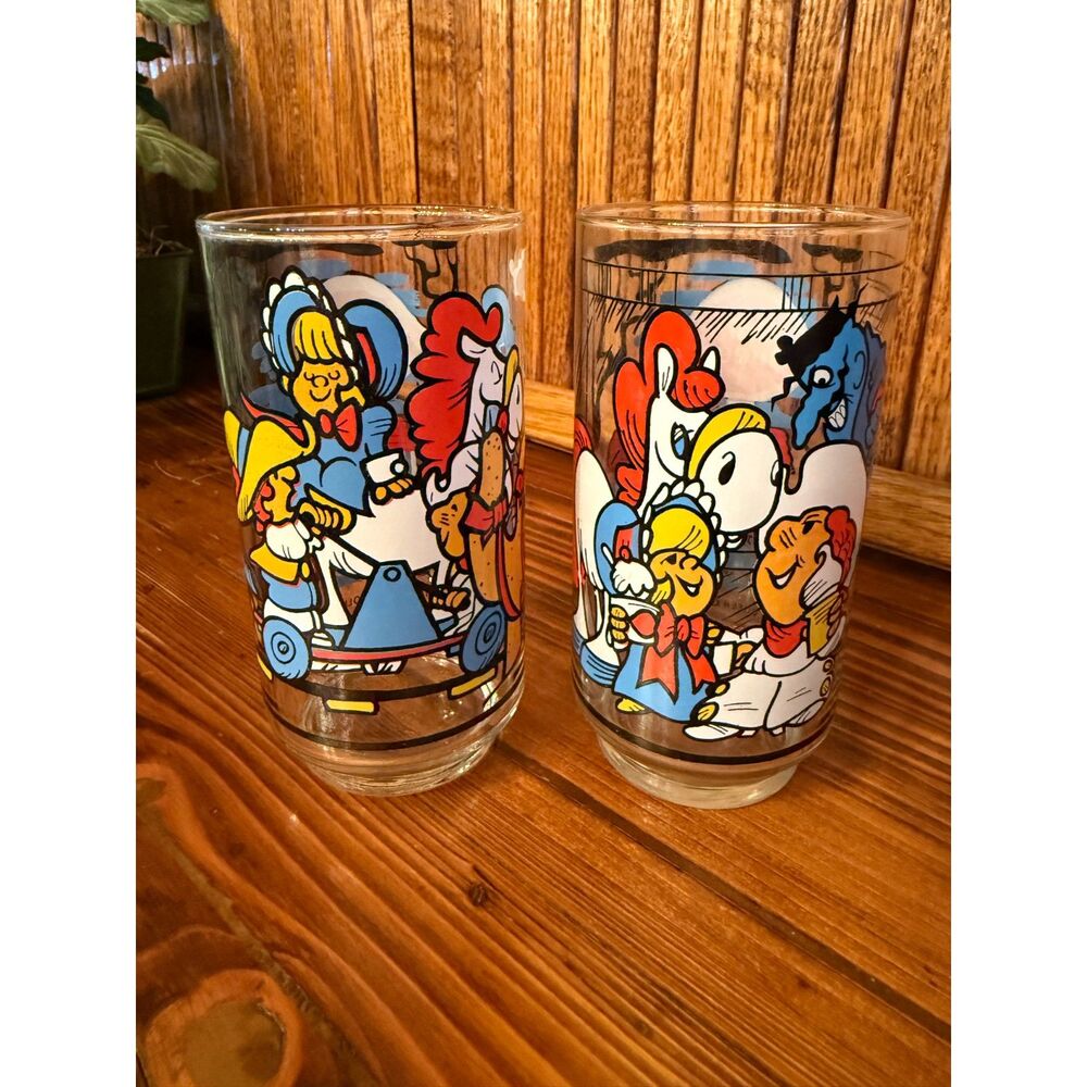 Vintage 1976 Dairy Queen DQ Kids Collector Glasses Set of 2 Fast Food Promo
